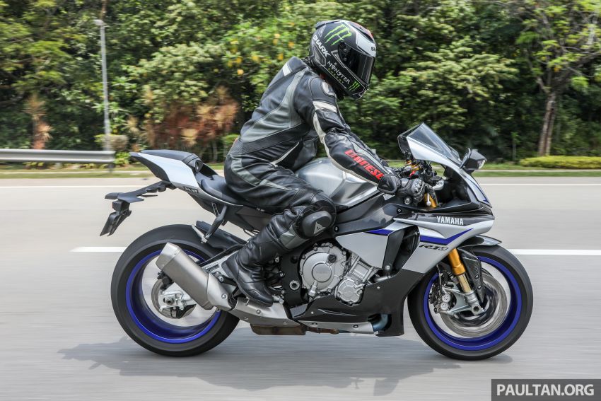 REVIEW: 2017 Yamaha YZF-R1M – chariot of the gods 832622