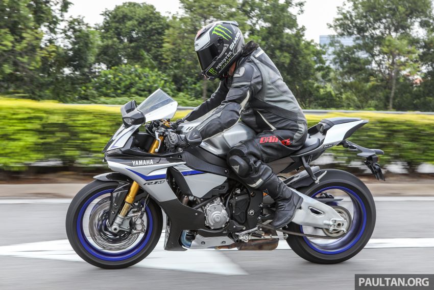 REVIEW: 2017 Yamaha YZF-R1M – chariot of the gods 832623