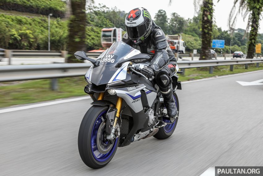 REVIEW: 2017 Yamaha YZF-R1M – chariot of the gods 832626