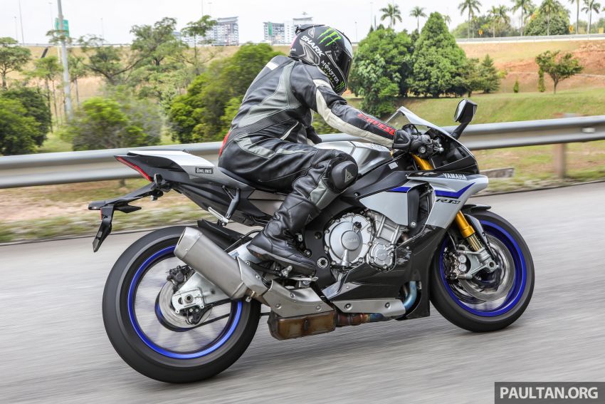 REVIEW: 2017 Yamaha YZF-R1M – chariot of the gods 832631