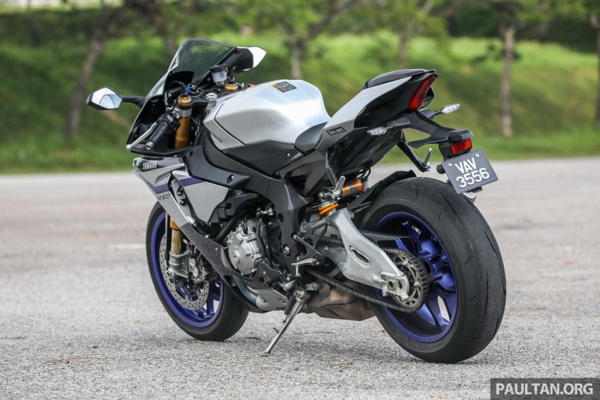 REVIEW: 2017 Yamaha YZF-R1M – chariot of the gods 832560