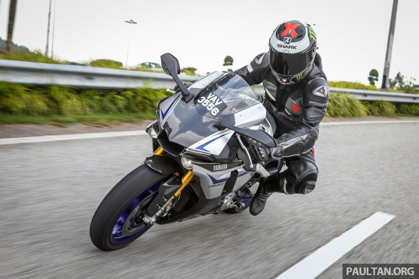 REVIEW: 2017 Yamaha YZF-R1M – chariot of the gods 832632