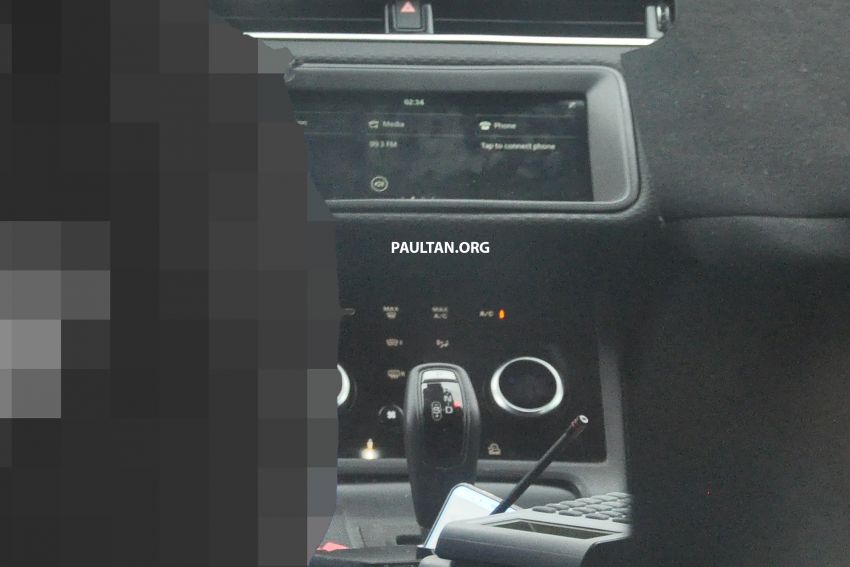 SPIED: Next-gen Range Rover Evoque interior seen! 832288