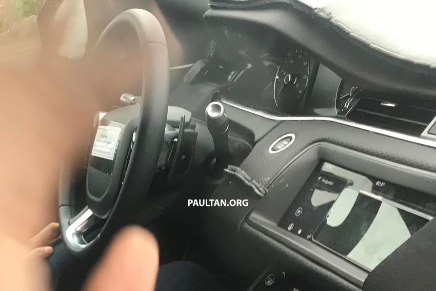 SPIED: Next-gen Range Rover Evoque interior seen! 832293