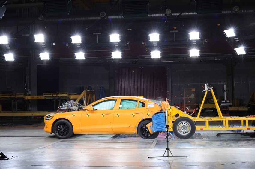 2019 Volvo S60 revealed – petrol powertrains only, optional Polestar Engineered upgrade, up to 415 hp 829313