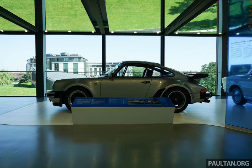 Visiting Autostadt – the city of the Volkswagen Group 830395