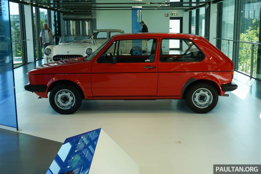 Visiting Autostadt – the city of the Volkswagen Group 830397