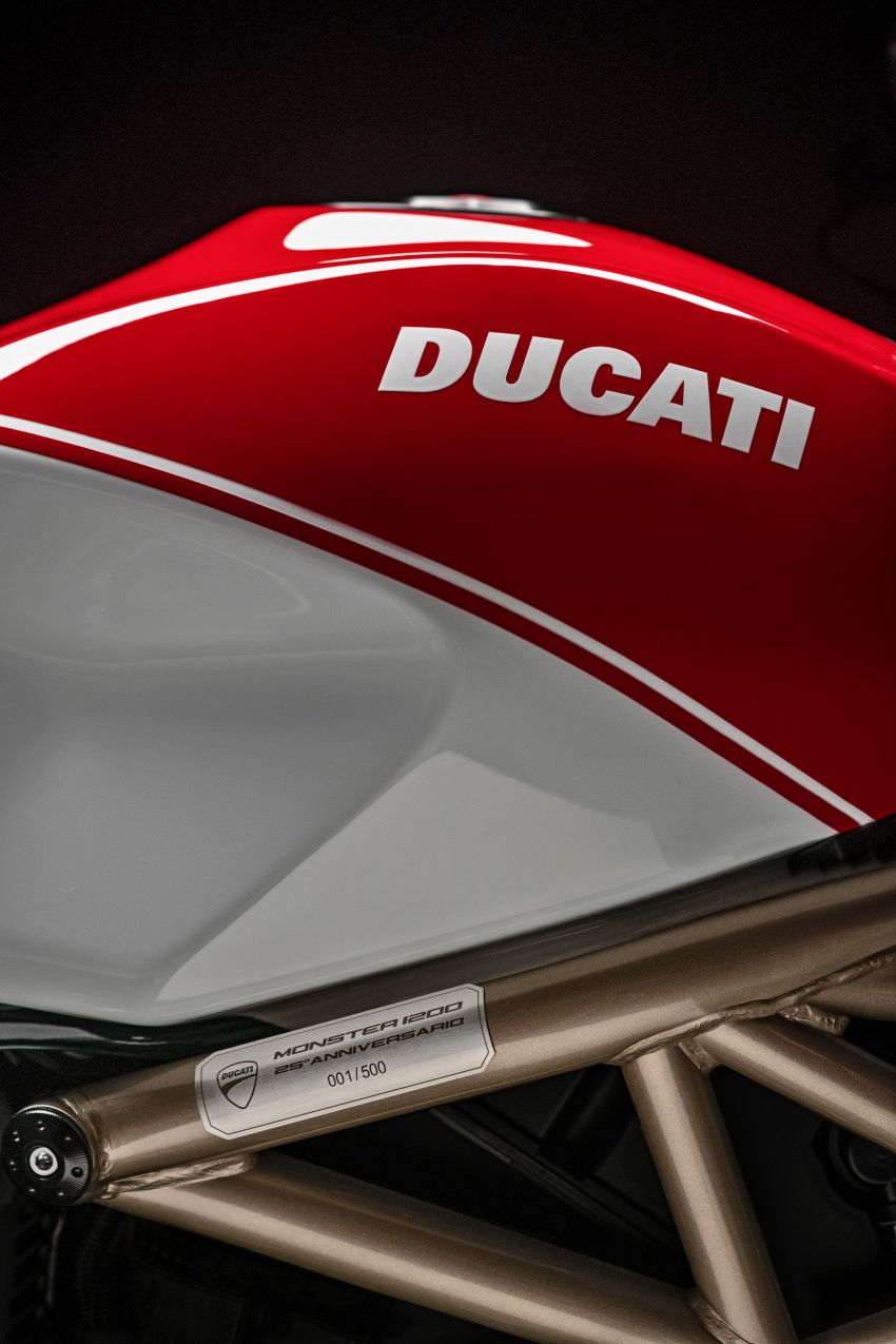 Ducati Monster 1200 25° Anniversario – terhad 500 unit 832447