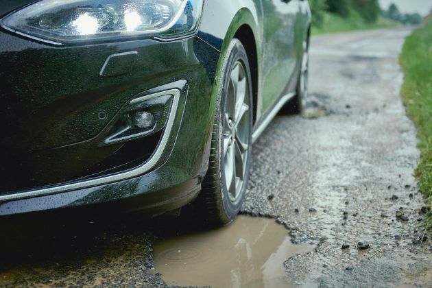 Ford Focus Mk4 gets pothole detection technology
