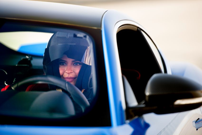 VIDEO: Jaguar celebrates Saudi female driving ban lift 831187