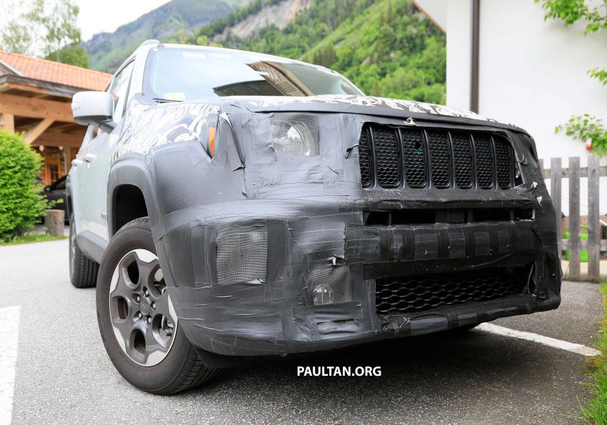 SPYSHOTS: Jeep Renegade facelift spotted testing 823089