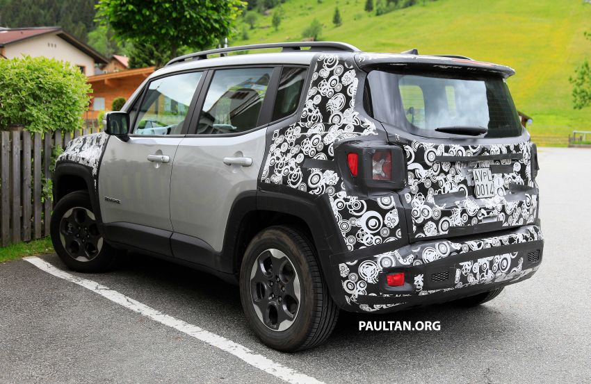 SPYSHOTS: Jeep Renegade facelift spotted testing 823096