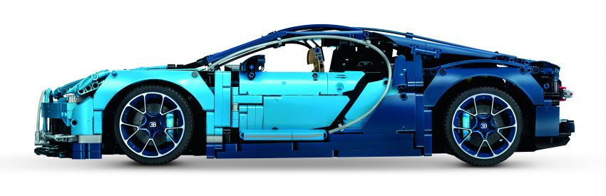 Lego Technic Bugatti Chiron – lengkap dengan enjin W16, kotak gear 8-kelajuan dan sistem AWD berfungsi 823564