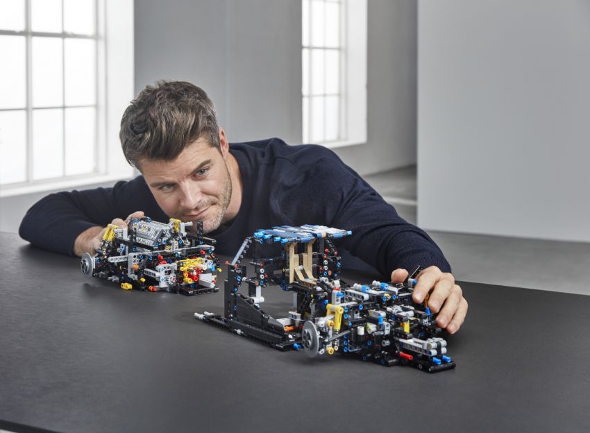 Lego Technic Bugatti Chiron – lengkap dengan enjin W16, kotak gear 8-kelajuan dan sistem AWD berfungsi 823566