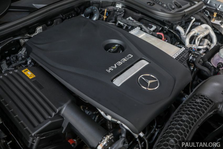 W213 Mercedes-Benz E-Class gets MY2018 updates – EQ Power branding for E350e, new ambient lighting 827250