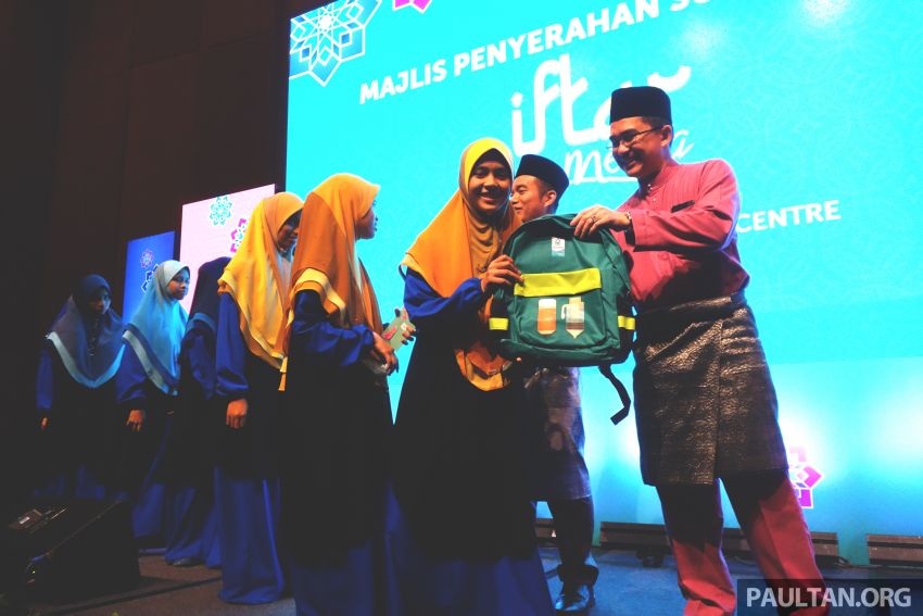 Petronas beri sumbangan RM50k kepada lima rumah kebajikan, hasil daripada kutipan jualan Iftar@Mesra 824728