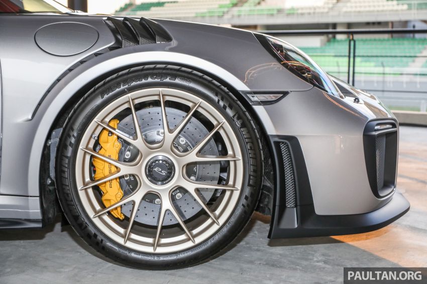 Porsche 911 GT2 RS – 700 hp, RWD, from RM2.9 mil 833146