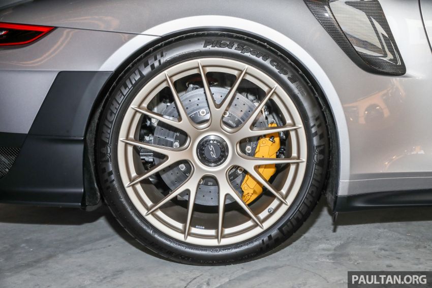 Porsche 911 GT2 RS – 700 hp, RWD, from RM2.9 mil 833147