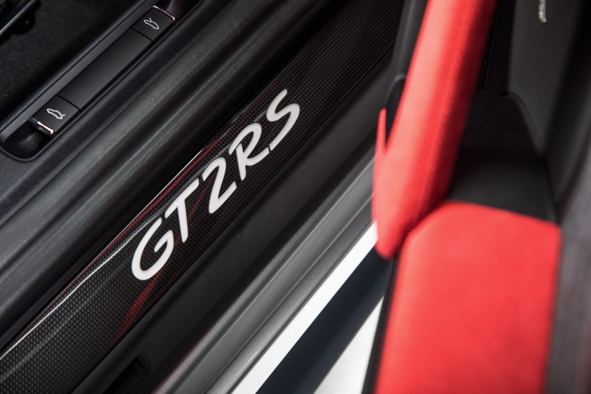 Porsche 911 GT2 RS – 700 hp, RWD, from RM2.9 mil 833164