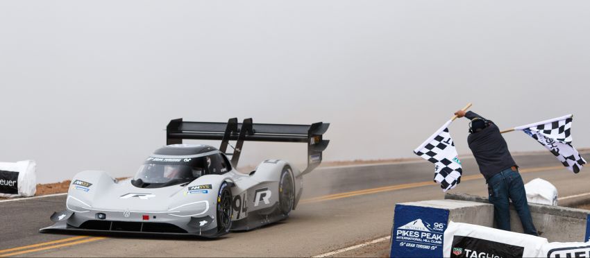 Volkswagen I.D. R takes all-time Pikes Peak record 830811