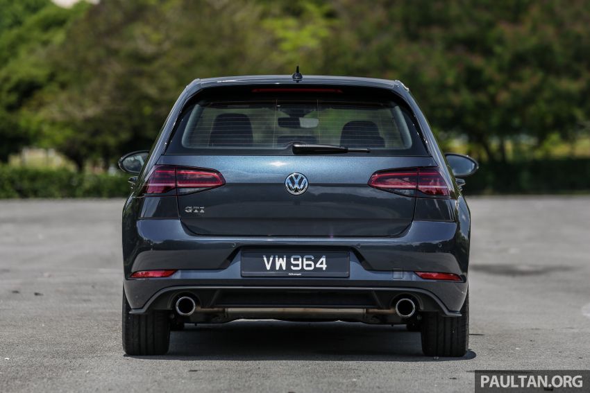 FIRST DRIVE: 2018 Volkswagen Golf GTI and R Mk7.5 826954