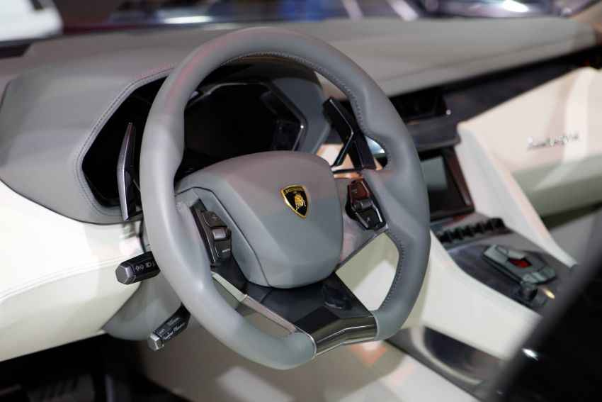 No plans for fourth Lamborghini model till 2025 – CEO 840801