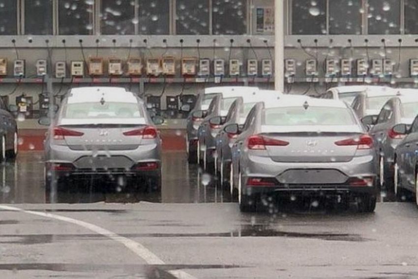 2019 Hyundai Elantra facelift spotted for the first time 836408