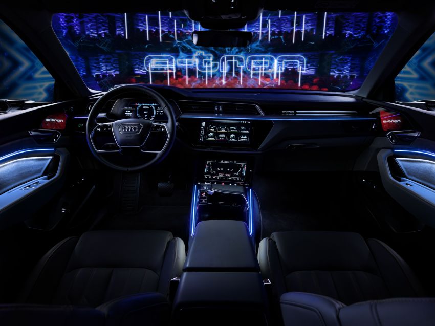 Audi e-tron – bahagian dalam disiar, cermin sisi digital 835088