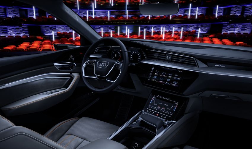 Audi e-tron – bahagian dalam disiar, cermin sisi digital 835090