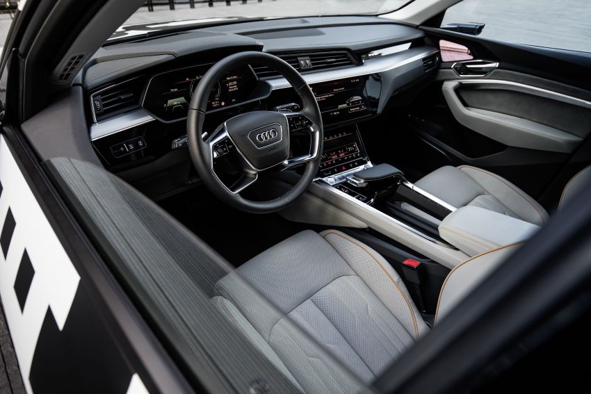 Audi e-tron – bahagian dalam disiar, cermin sisi digital 835053