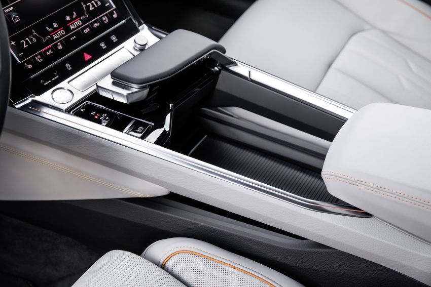 Audi e-tron – bahagian dalam disiar, cermin sisi digital 835073