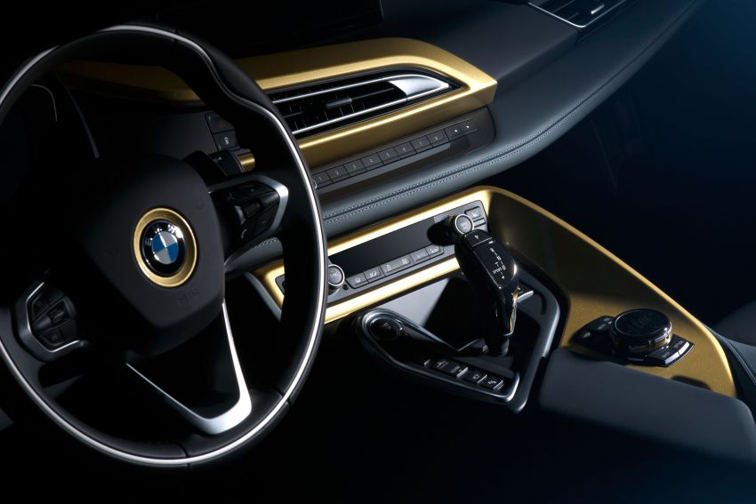 BMW i3 and i8 Starlight Edition – 24-karat gold paint 833561