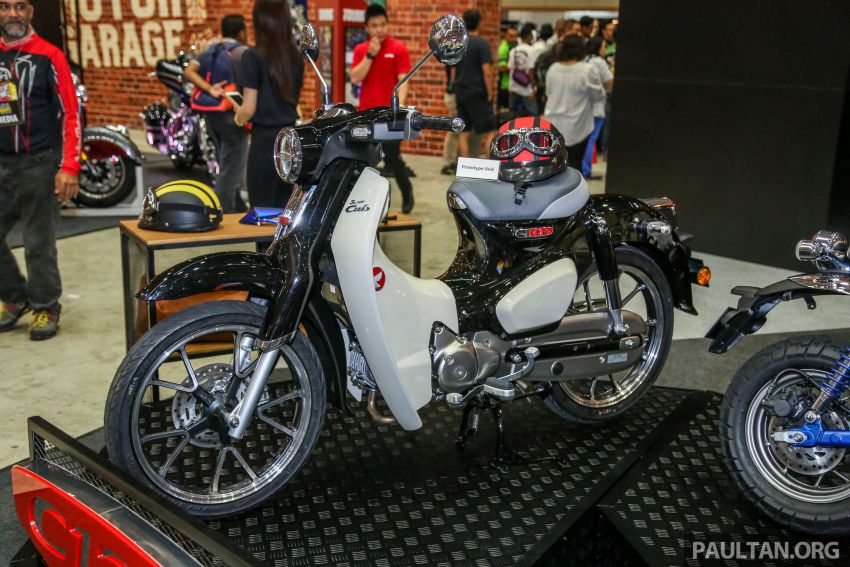 2018 Honda Super Cub and Monkey shown at AoS2018 844601