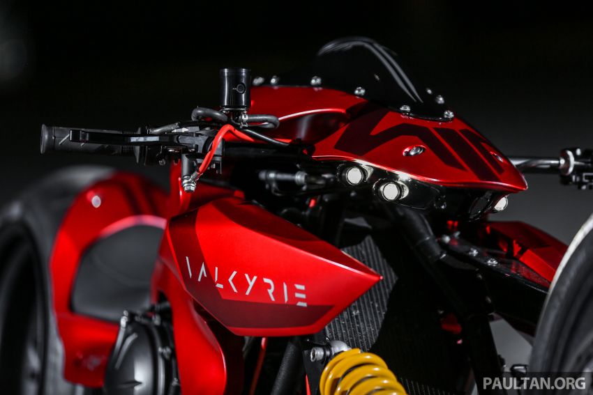 Kenstomoto Valkyrie – red, long and low custom 843953