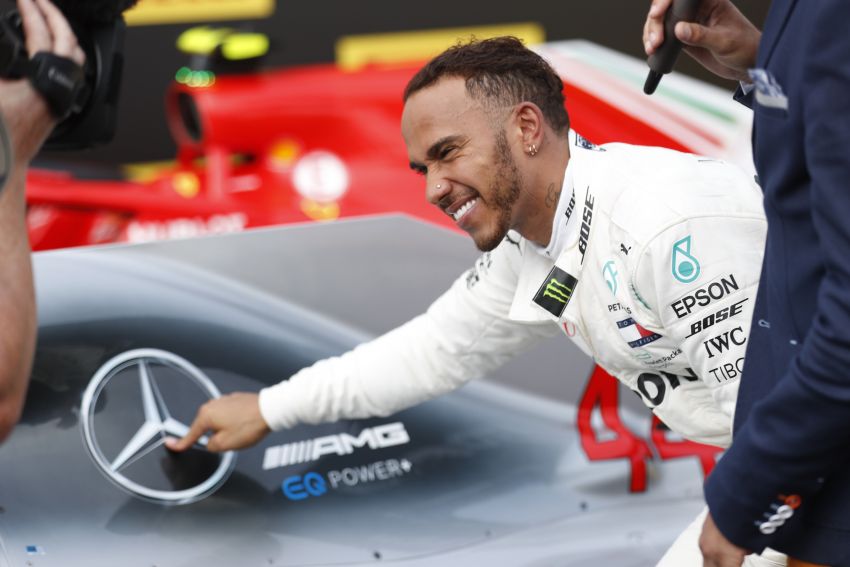 Lewis Hamilton agrees to two-year contract extension with Mercedes-AMG Petronas Motorsport till end 2020 841430