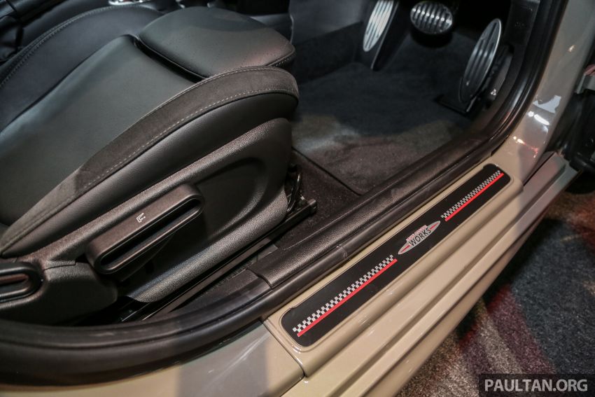 MINI Hatch <em>facelift</em> dilancarkan di Malaysia – Cooper S tiga/lima-pintu, JCW tiga-pintu, harga RM227k-283k Image #838680