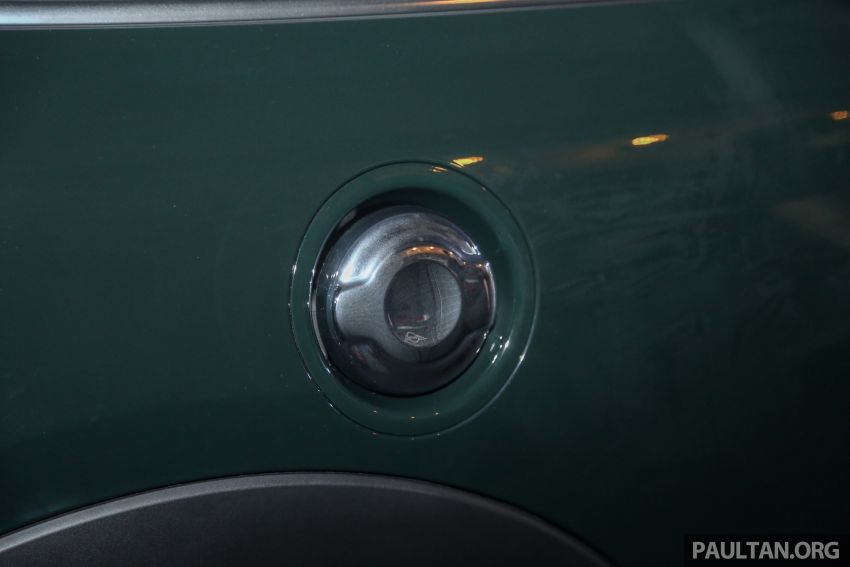 MINI Hatch <em>facelift</em> dilancarkan di Malaysia – Cooper S tiga/lima-pintu, JCW tiga-pintu, harga RM227k-283k Image #838743