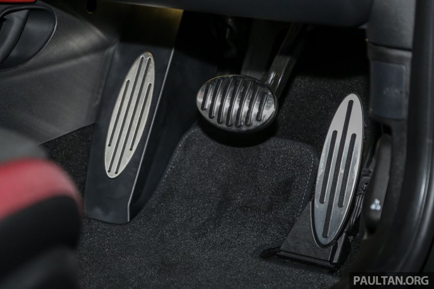MINI Hatch <em>facelift</em> dilancarkan di Malaysia – Cooper S tiga/lima-pintu, JCW tiga-pintu, harga RM227k-283k Image #838796