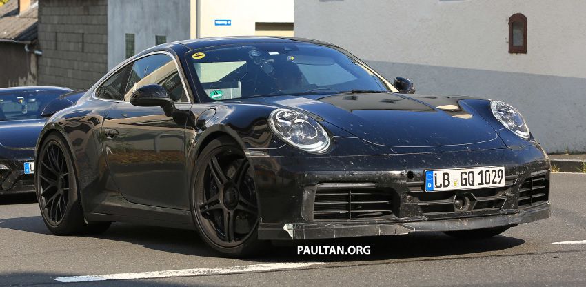 SPYSHOTS: 992-gen Porsche 911 GTS hits the road 844173