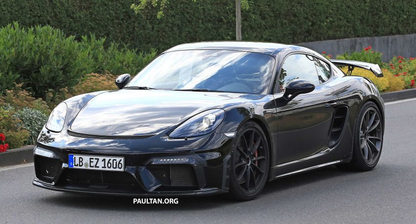 SPIED: Porsche Cayman GT4 facelift spotted testing 843919