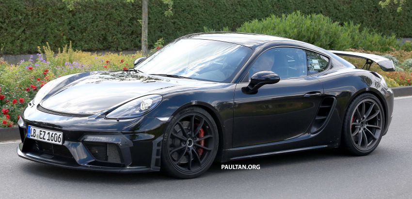 SPIED: Porsche Cayman GT4 facelift spotted testing 843920