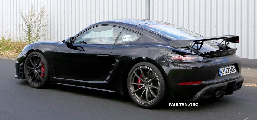 SPIED: Porsche Cayman GT4 facelift spotted testing 843933