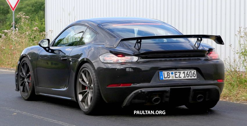 SPIED: Porsche Cayman GT4 facelift spotted testing 843934