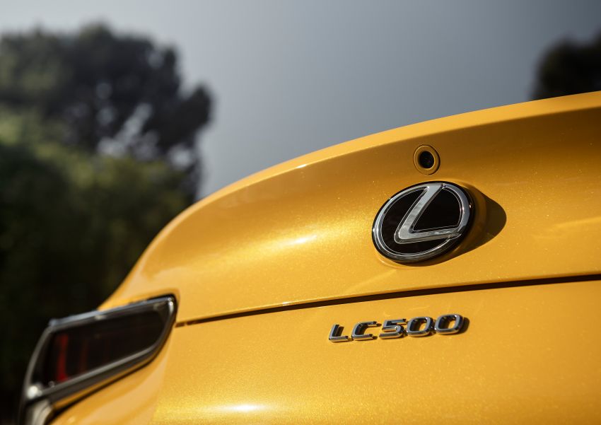 Lexus LC Inspiration Concept & custom UX250h debut 854259