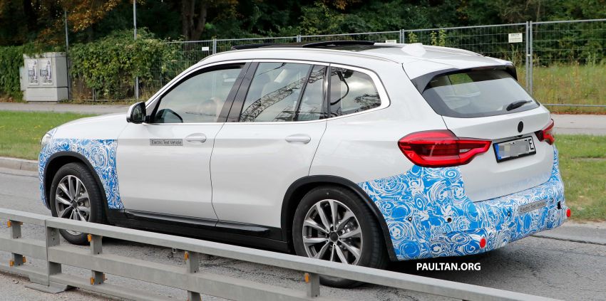 SPYSHOTS: BMW iX3 spotted road-testing again 856647