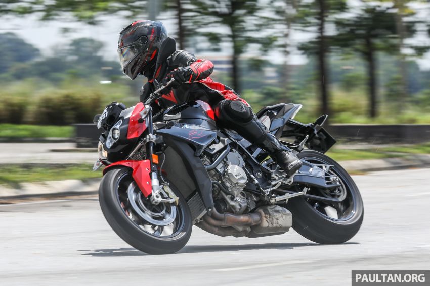 REVIEW: BMW S1000RR vs S1000R vs S1000XR – which four-cylinder Motorrad is the one for you? 846417