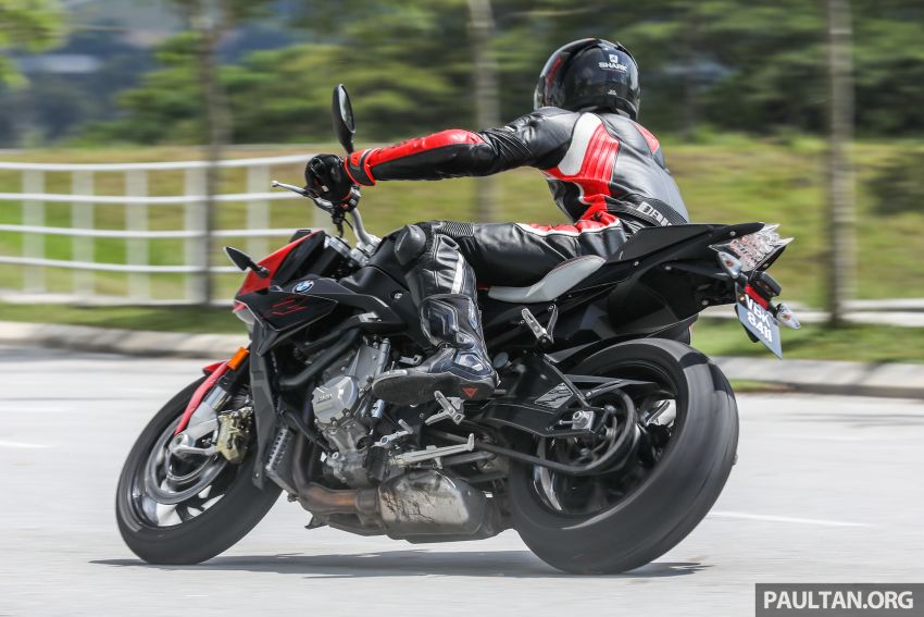 REVIEW: BMW S1000RR vs S1000R vs S1000XR – which four-cylinder Motorrad is the one for you? 846419