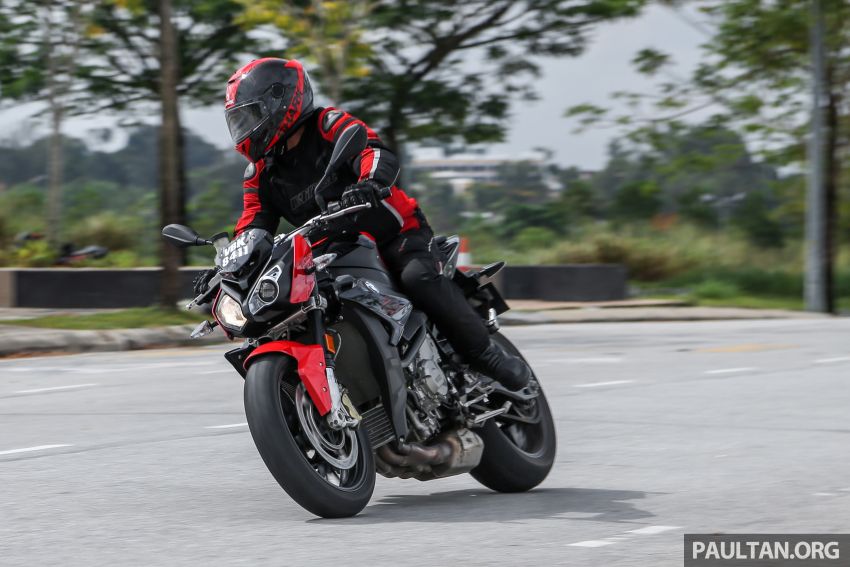 REVIEW: BMW S1000RR vs S1000R vs S1000XR – which four-cylinder Motorrad is the one for you? 846430