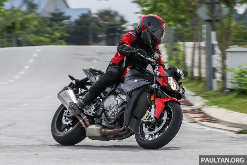 REVIEW: BMW S1000RR vs S1000R vs S1000XR – which four-cylinder Motorrad is the one for you? 846425