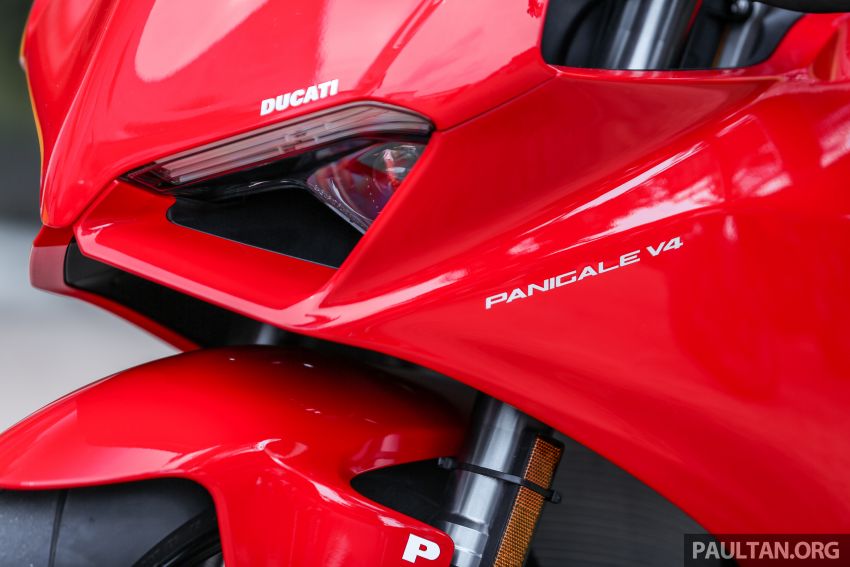 FIRST RIDE: 2018 Ducati Panigale V4 S – welcome to the new world, but is four pots better than two? 851501